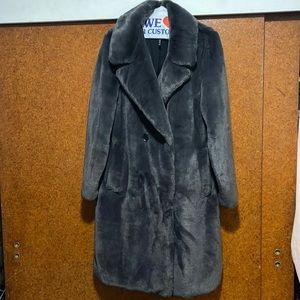 BCBGMAXAZRIA OVERSIZED FAUX FUR COAT